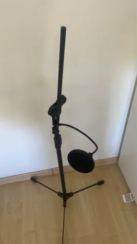 Suporte pedestal para microfone 