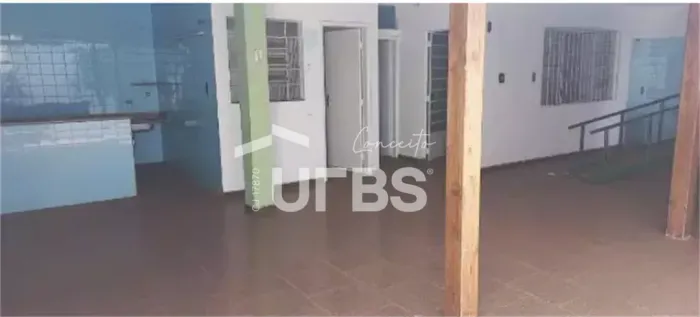 Casa Comercial com 320m² à venda no Martins