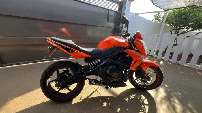 Vendo Kawasaki Er6n 2010 