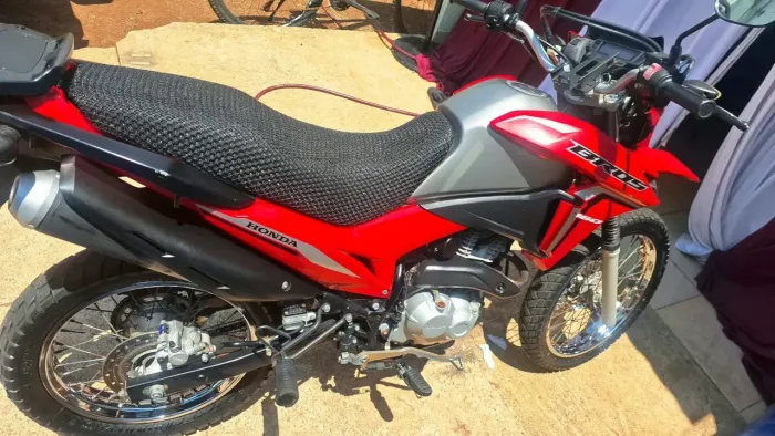 Honda Bros 160 2022/2023 quitada e em dias