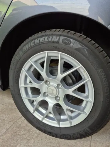 Jogo de Rodas aro 15+ Pneus Michelin