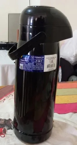 Garrafa térmica termolar 1.800 ML usado só uma vez 