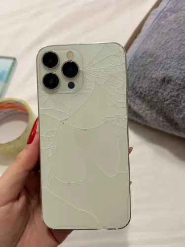iPhone 13 Pro Max, apenas tela traseira trincada!! Funcionando perfeitamente!