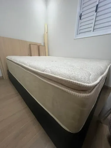 Vendo colchão novo com box nunca usado