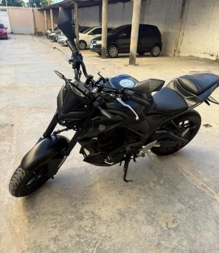 Moto MT 03