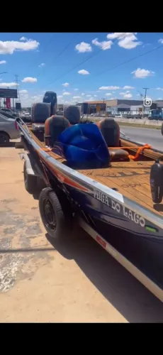 Barco Italian Boats 60 HP Mercury completo