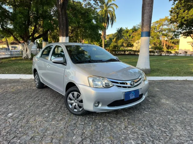 Toyota Etios X Sedan 1.5 Flex 16V 4P Mec. 2014