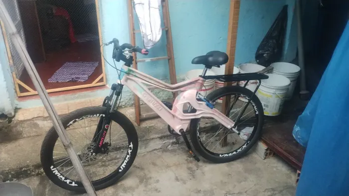 Bike de polimeros recicláveis 