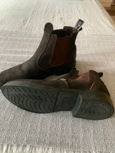 Bota cano curto marrom