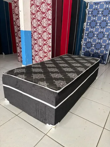 Cama de solteiro de espuma alta