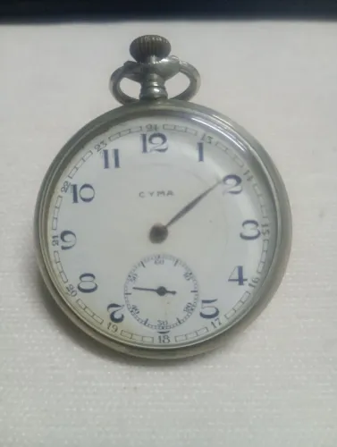 Antigo Relógio Cyma Bolso