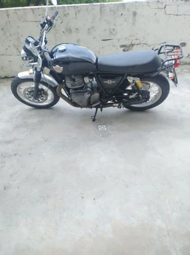 Moto 650 vc preta