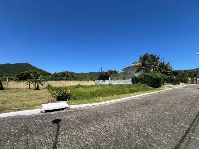 TERRENO EXCLUSIVO - CACUPE - FLORIANÓPOLIS