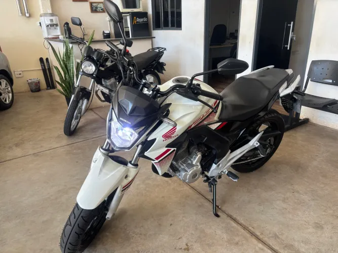 Honda CB250F Twister CBS 2022