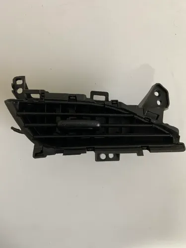 Difusor ar esquerdo toyota yaris 2018-2023 usado