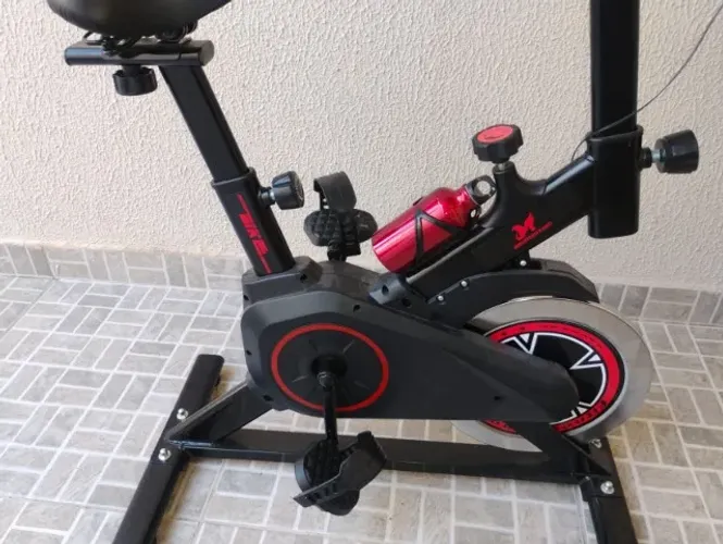 Bicicleta ergométrica, pouco usada, em ótimo estado!