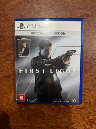 007 First Light Specialist Edition PS5 Mídia Física