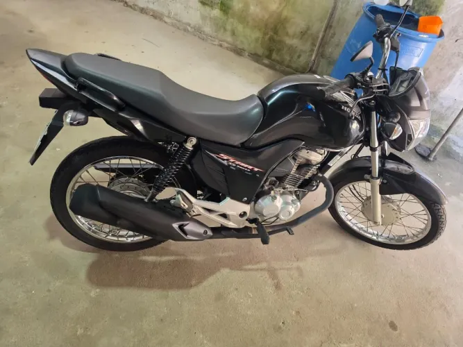 Start 160 ano 2023 13km rodada, moto emplacada 2026 em ponto de transferência