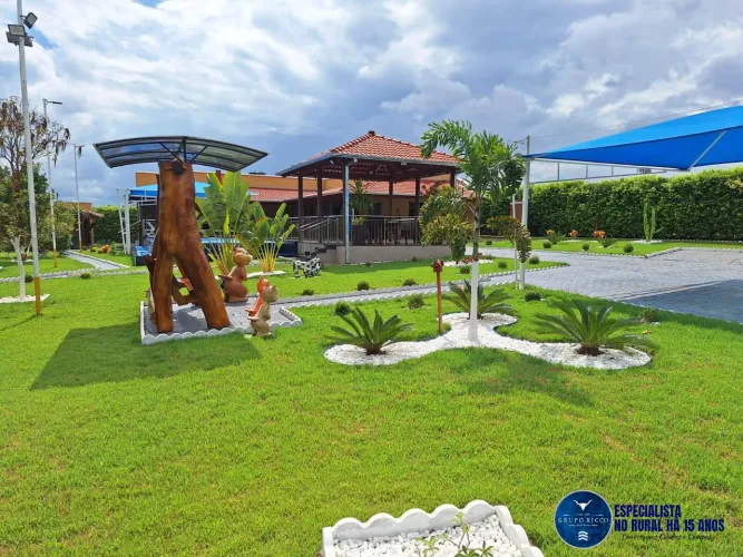 Chácara de Alto Padrão à Venda em Nerópolis-GO | 2.060m² | Porteira Fechada