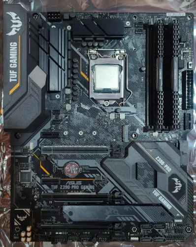 Kit placa mãe Asus TUF Z390 + i7 9700KF + DDR4 16 gb