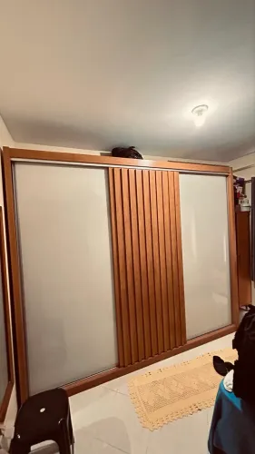vende-se guarda roupa casal