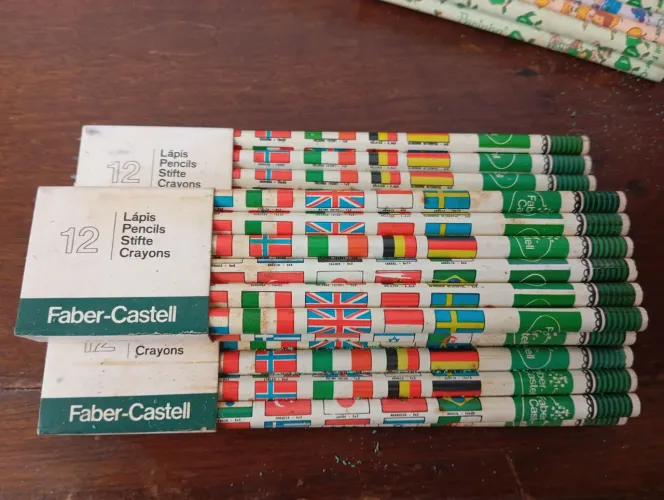 Raridade Vintage lápis faber Castell grafite Bandeiras do mundo anos 80!!!