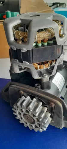 Vendo motor ROSSI prá automação de portão.