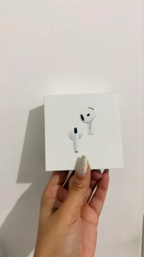 AirPods 4