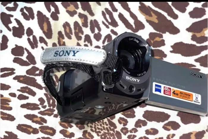 Filmadora Sony Handycam DCR-SX44 Prata - Com Caixa Original