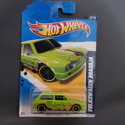 Miniatura Hot Wheels Volkswagen Brasilia Heat Fleet '12 Verde