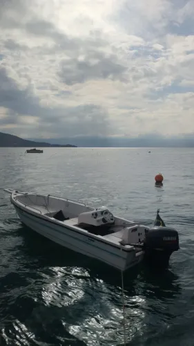Lancha Mistral 500 com Yamaha 40hp 2t 2011