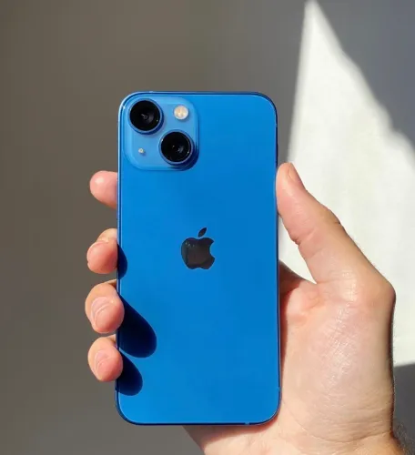 iPhone 13 impecável 