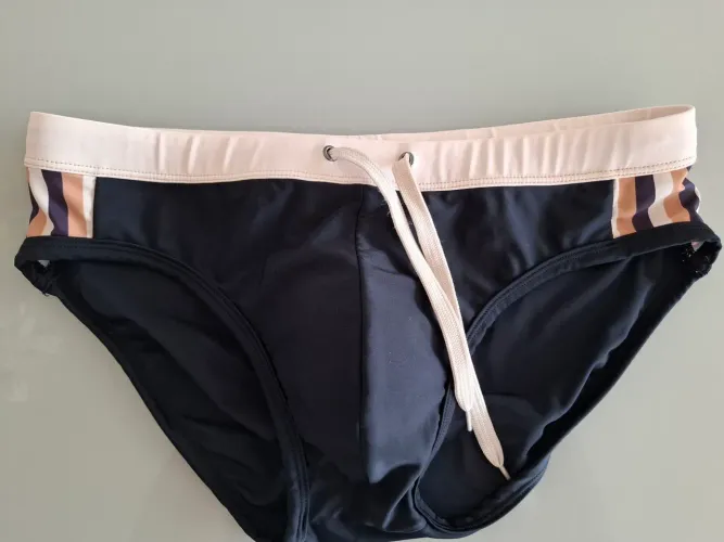 Sunga Slim UXH Collection G Preta com Bojo Removivel Semi Nova