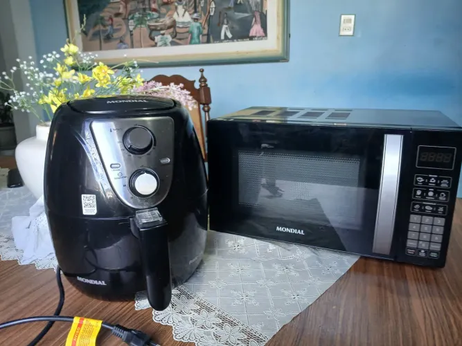 Micro-ondas e Airfryer Mondial