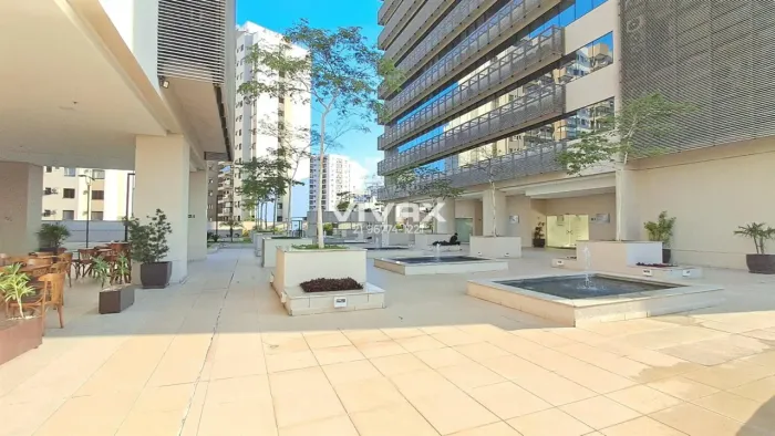 Sala Comercial - Prédio Alto Padrão - Em Frente ao NORTE SHOPPING - ACEITA FINANCIAMENTO
