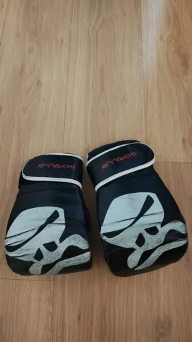 Luvas e faixas de muay thai semi-nova