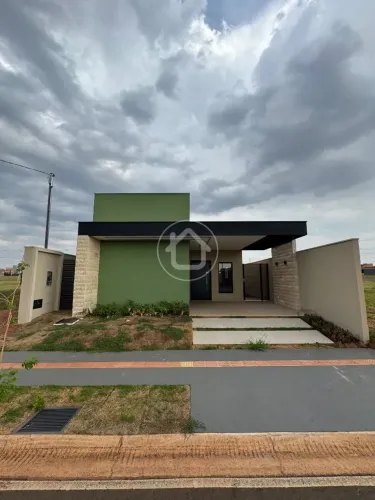 LINDO IMÓVEL COM ACABAMENTOS CONTEMPORÂNEOS