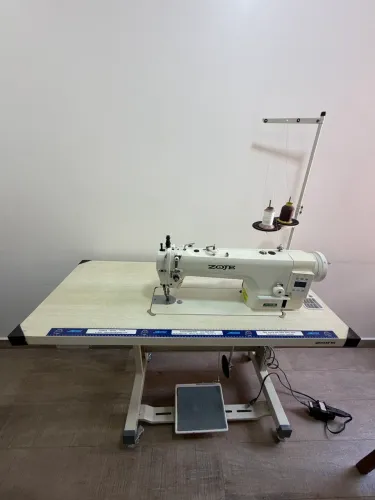Máquina de Costura Industrial ZOJE - Pouquíssimo Uso