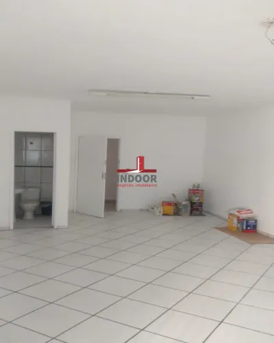 Sala comercial 33m² muito próximo ao metrô e terminal de ônibus Santana
