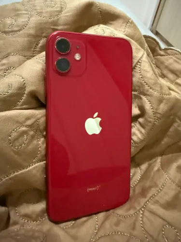 iPhone 11 64GB vermelho