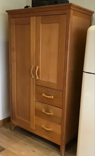 Doação guarda roupa em tacto