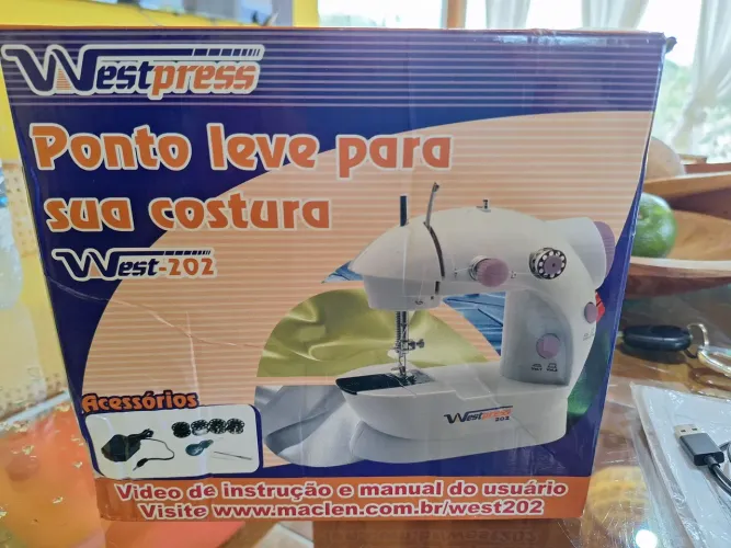 Máquina de Costura Portátil