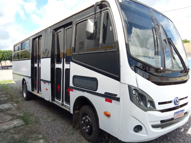 Microônibus Mercedes 916