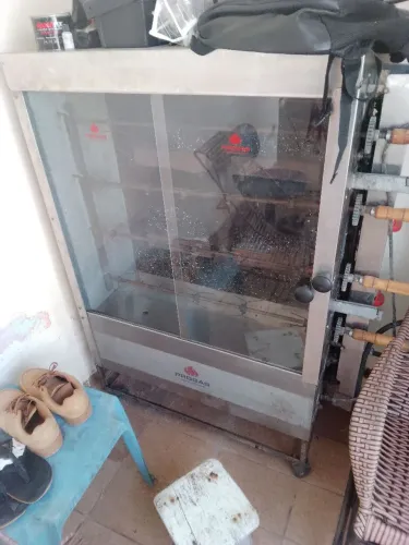 Vendo galeteira semi nova