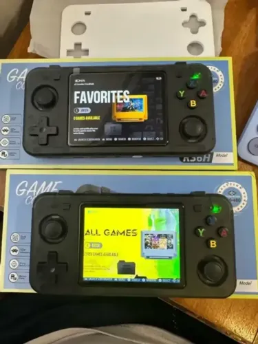 Videogame Portátil R36H Novo - 15 Mil Jogos, PS1, Neo Geo, SNES