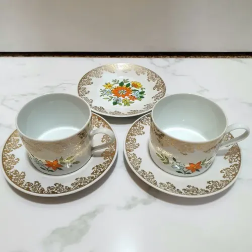 Conjunto Vintage 2 Xícaras Chá + 3 Pires Porcelana Real Antiga Flores