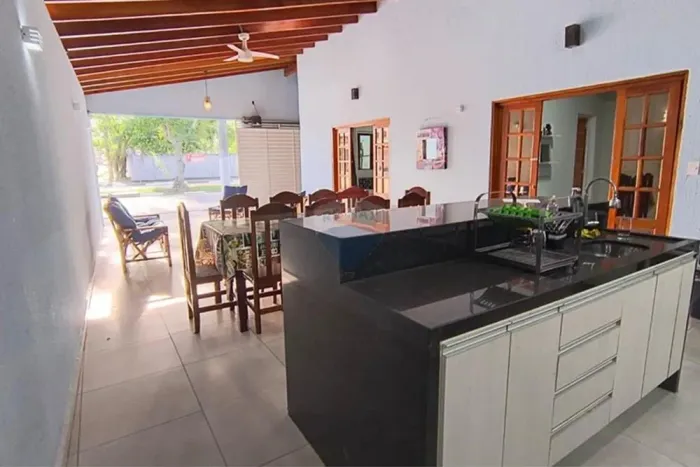 Casa à Venda no Indaiá em Caraguatatuba  2 Dormitórios, Pronta para Morar e com Churrasque