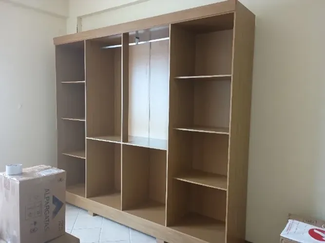 Guarda-roupa 8 portas