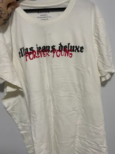 Blusa Ellus branca com vermelho, nunca usada! Tamanho XGG/XXL