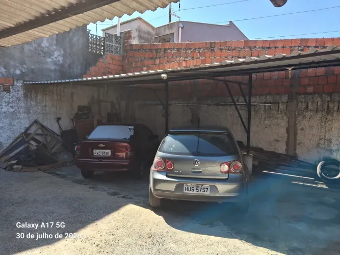 Cobertura metálica com estrutura